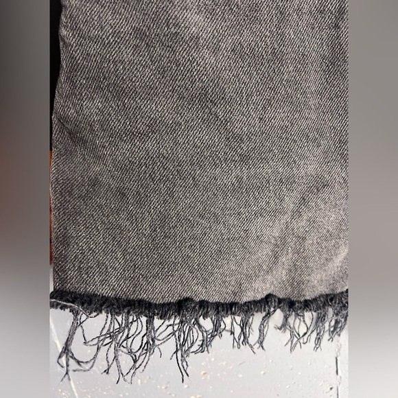 Reformation Black Denim Distressed Shorts 3” in size 28 - Picture 7 of 10